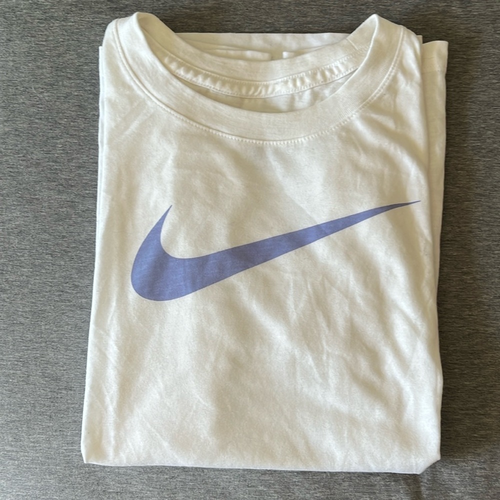 Nike T-shirt